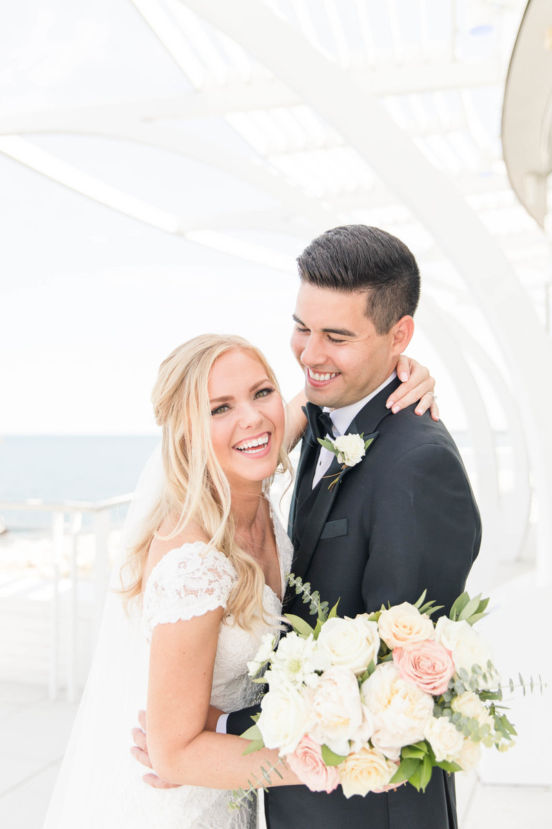 discovery-world-milwaukee-lakefront-wedding-Katie-schubert-wisconsin-wedding-photographer-38