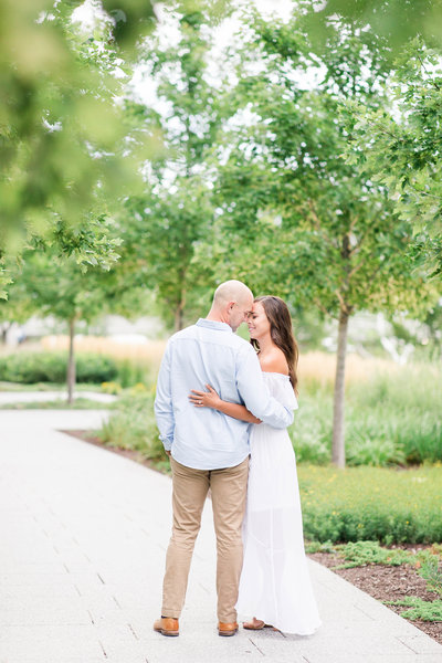 late-summer-milwaukee-engagement-Katie-schubert-wisconsin-wedding-photographer-16